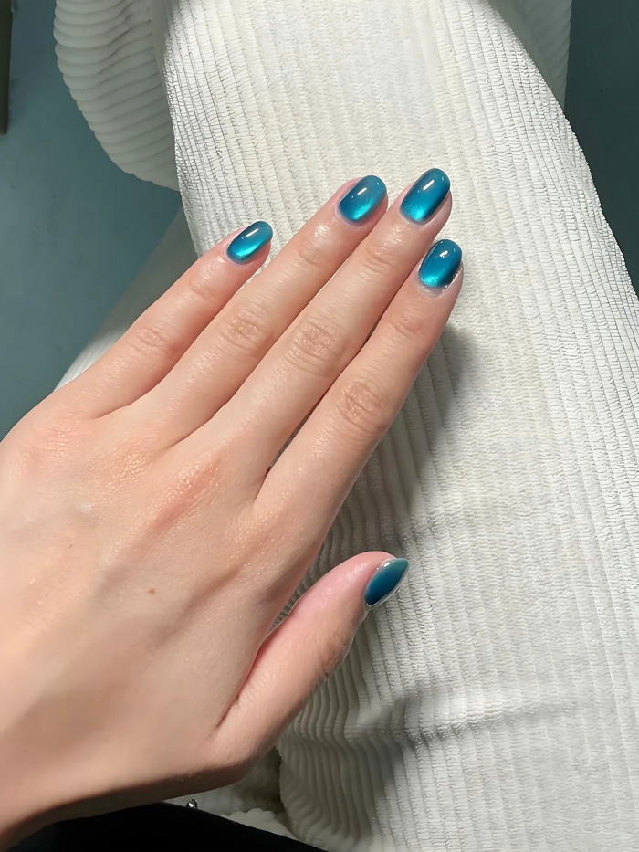 mẫu nail màu xanh ngọc bích