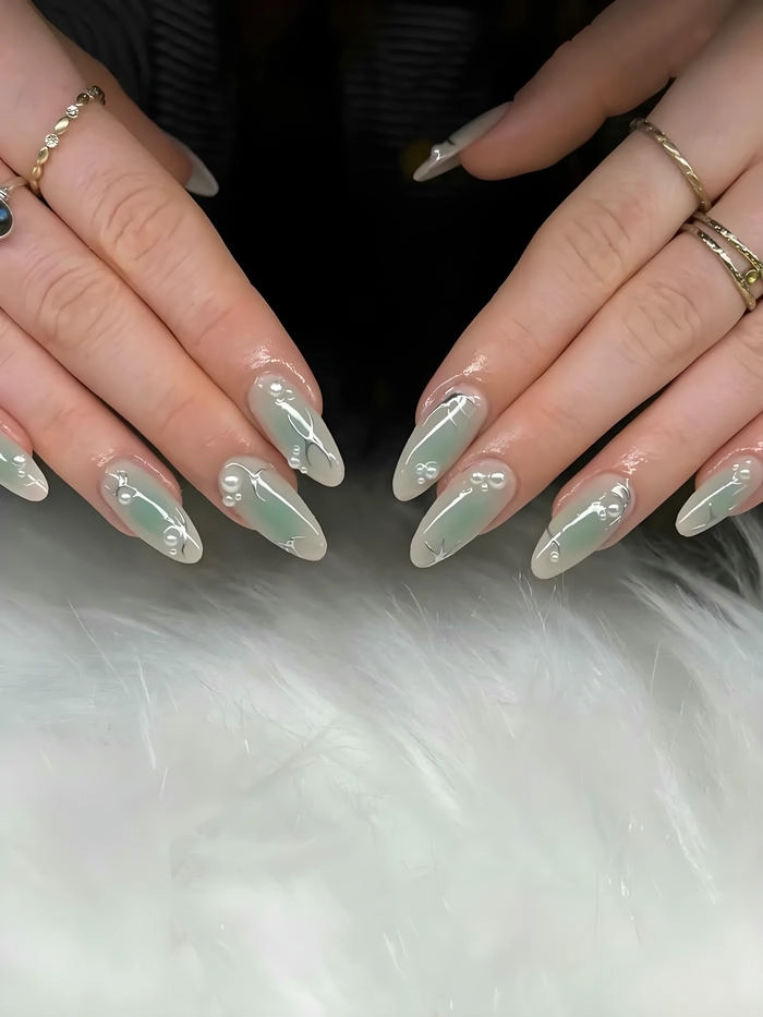 mẫu nail màu xanh ngọc mát mẻ