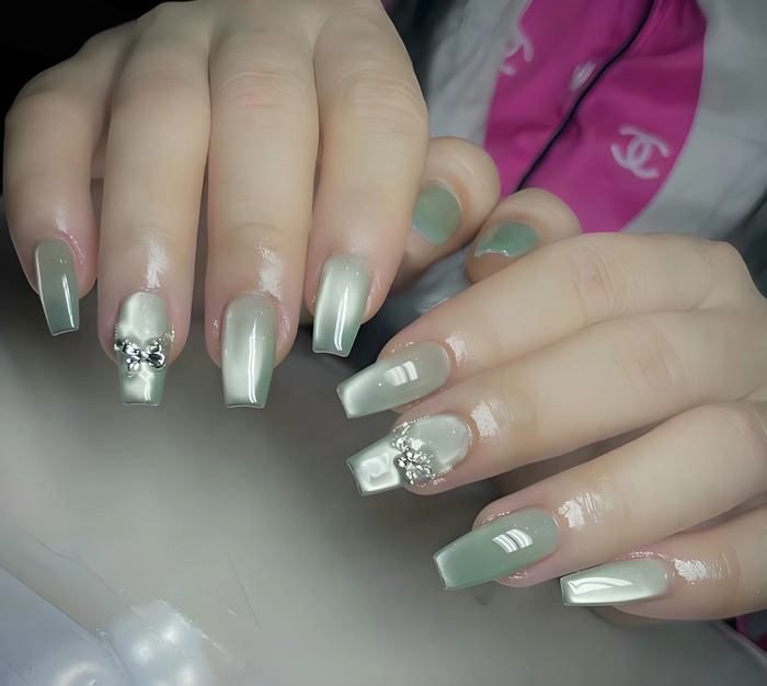 mẫu nail màu xanh ngọc mắt mèo
