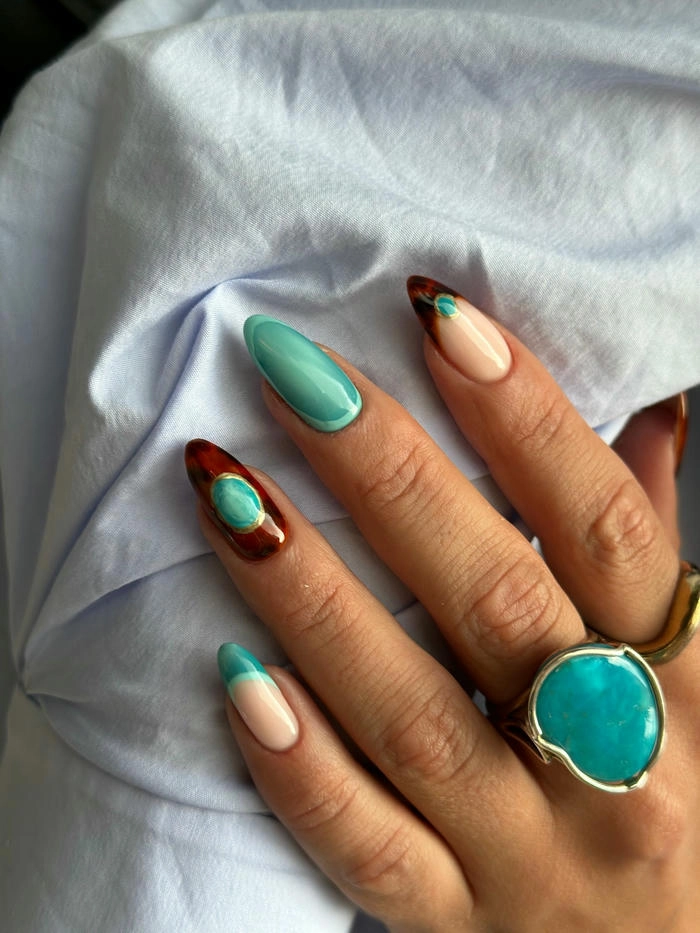 mẫu nail màu xanh ngọc