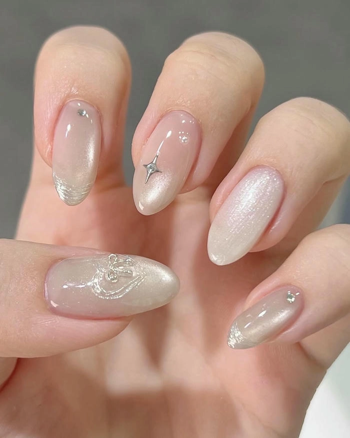 mẫu nail móng bầu nhẹ nhàng