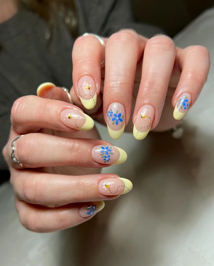 mẫu nail móng bầu vẽ hoa