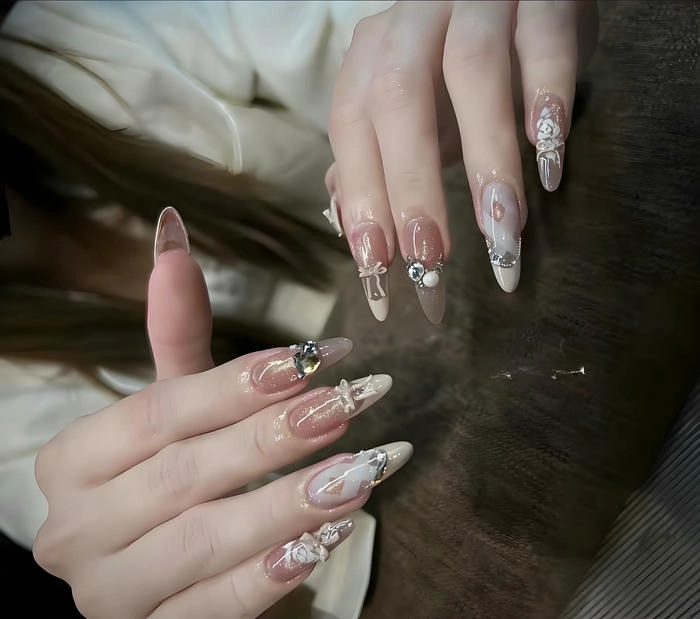 mẫu nail siêu đẹp cho móng tay dài