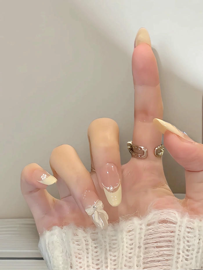 mẫu nail sơn đầu móng gắn nơ