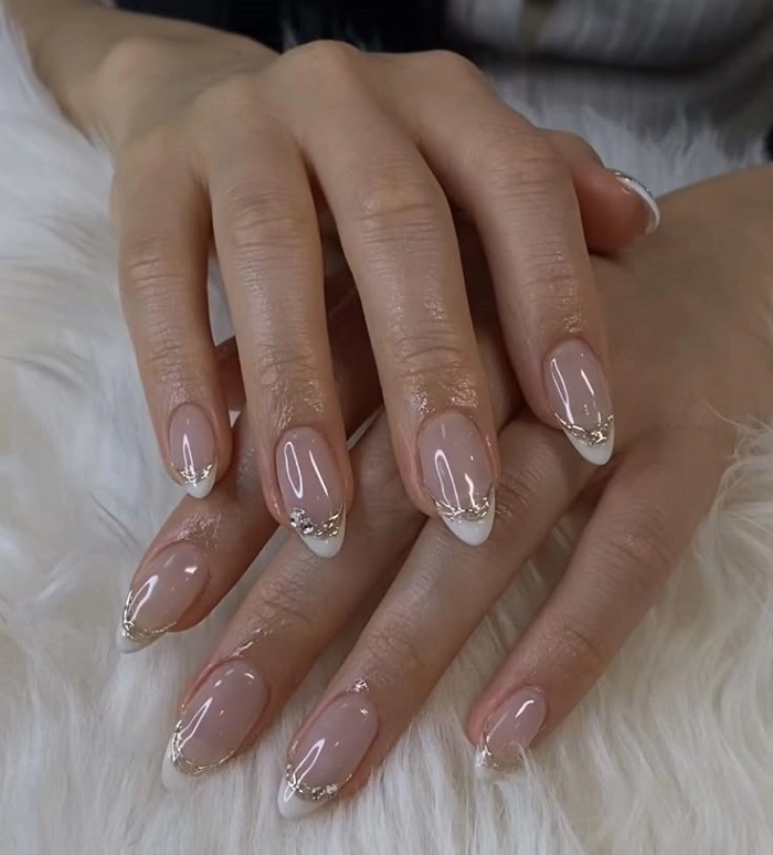 mẫu nail sơn đầu móng nhẹ nhàng