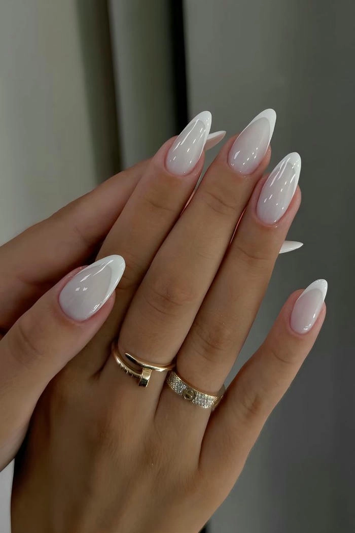 mẫu nail sơn đầu móng trắng đơn giản đẹp nhất