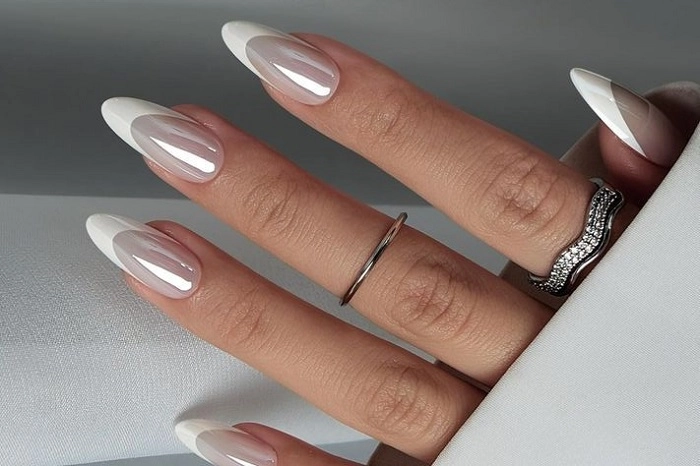 mẫu nail sơn đầu móng trắng đơn giản
