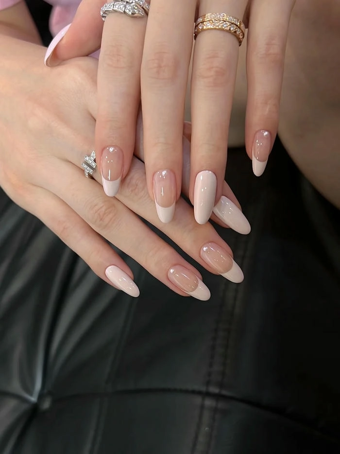 mẫu nail sơn đầu móng trắng phong cách pháp