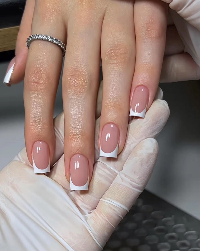 mẫu nail sơn đầu móng trắng