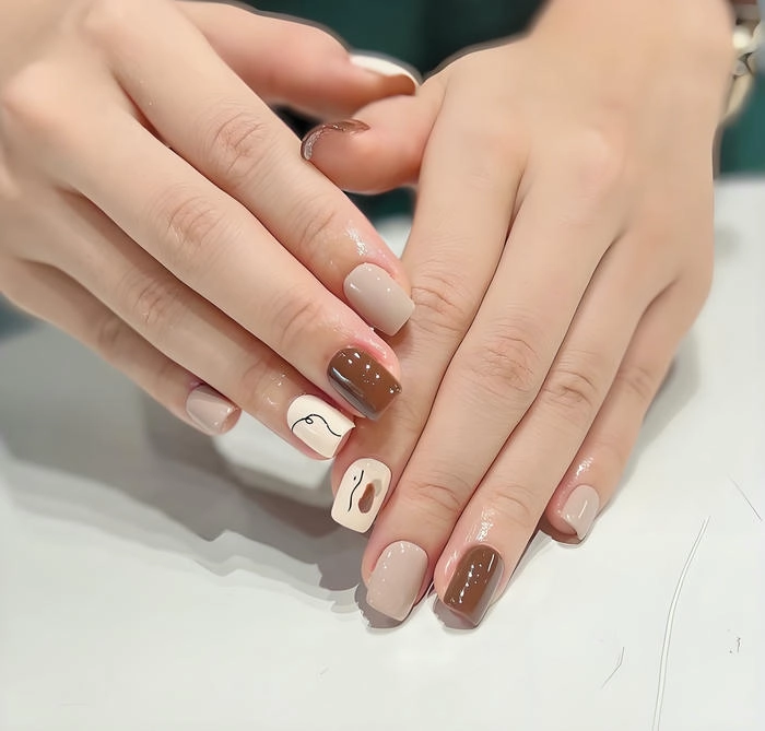 mẫu nail sơn màu nâu cà phê đẹp