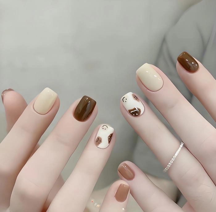 mẫu nail sơn màu nâu cà phê đơn giản