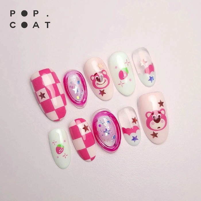 mẫu nail tay hồng gấu dâu lotso