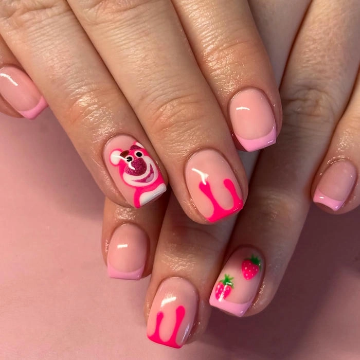 mẫu nail tay hồng gấu dâu móng vuông