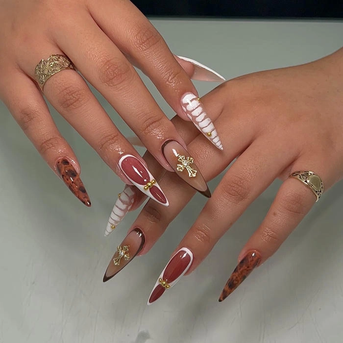 mẫu nail tay nhọn dài