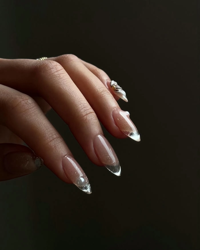 mẫu nail tay trong suốt đẹp
