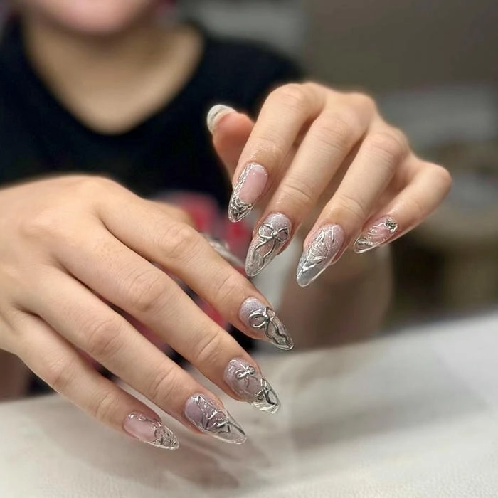 mẫu nail tay trong suốt