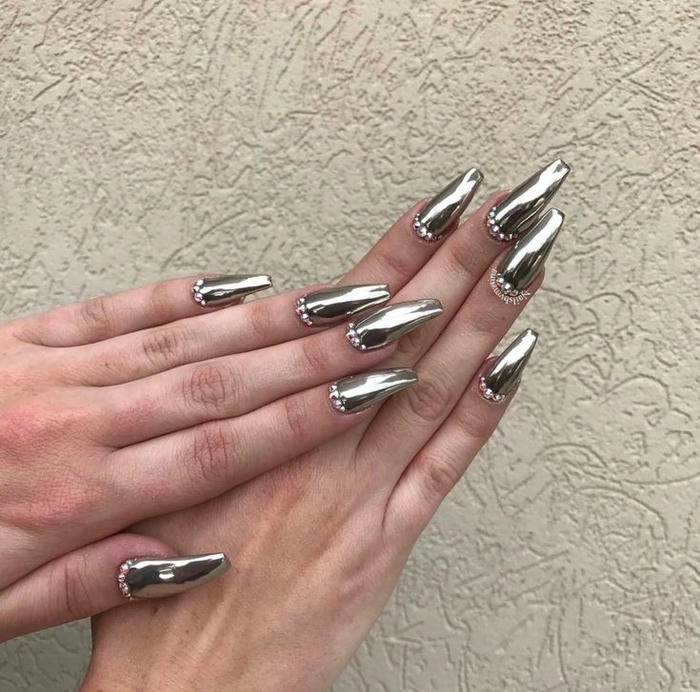 mẫu nail tráng gương bạc