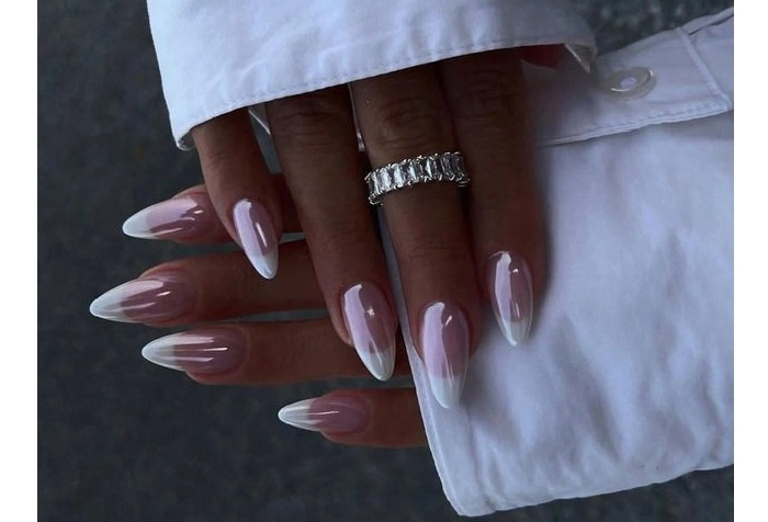 mẫu nail tráng gương cho da ngăm