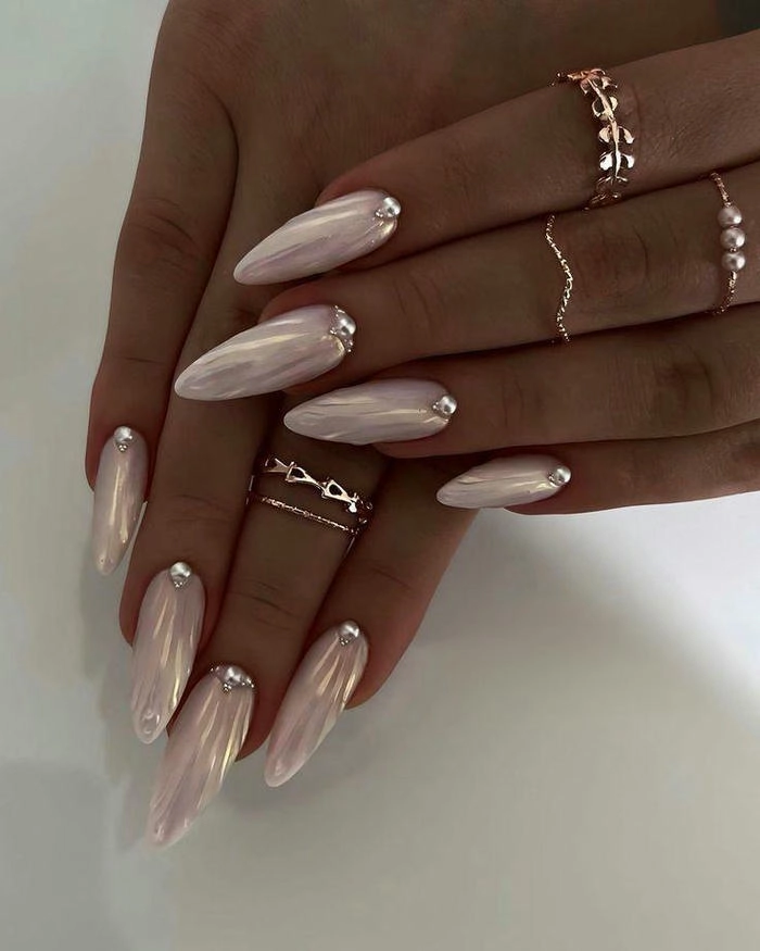 mẫu nail tráng gương nhẹ nhàng