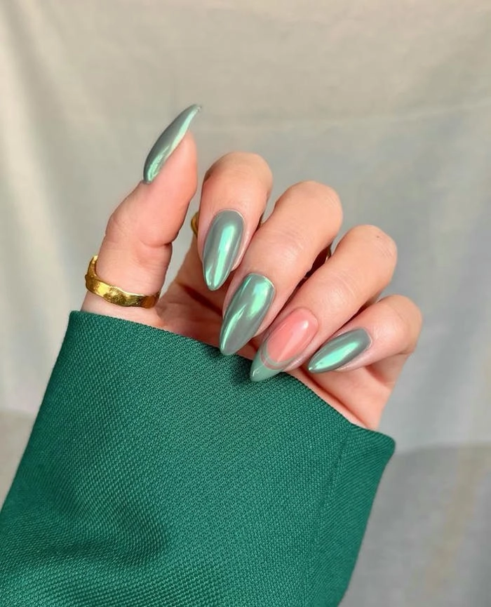 mẫu nail tráng gương nữ tính