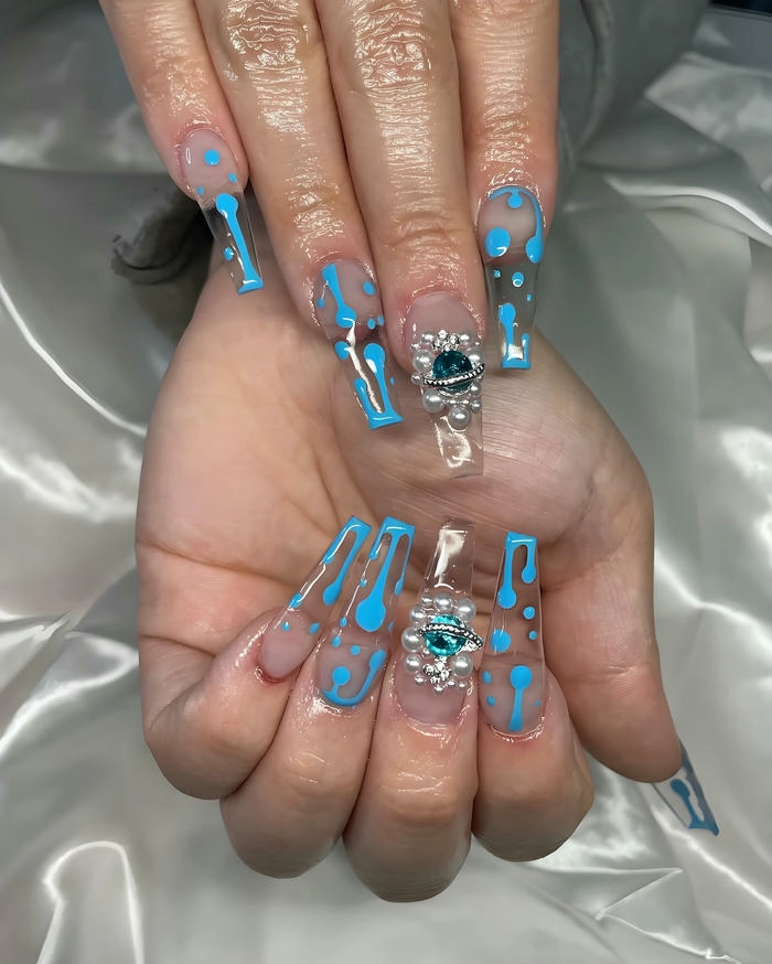 mẫu nail trong suốt độc lạ