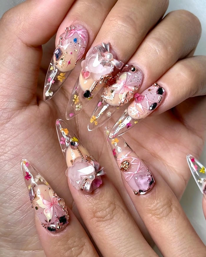 mẫu nail trong suốt gắn nơ