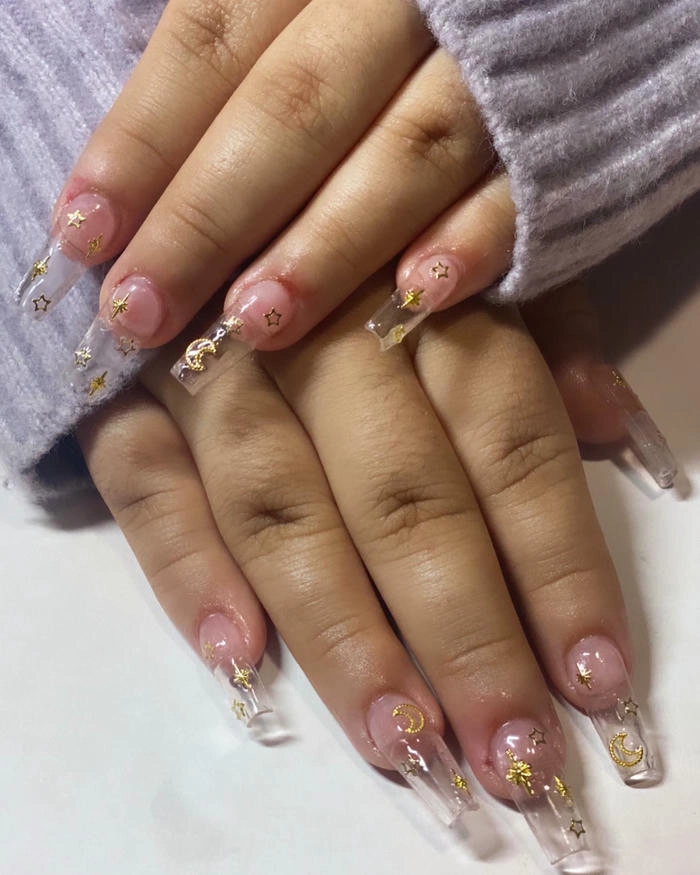 mẫu nail trong suốt gắn sao