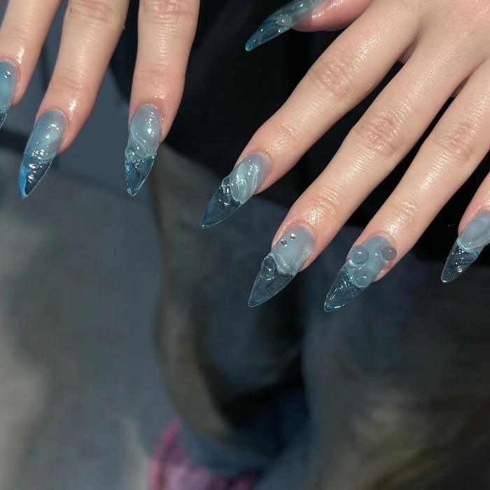 mẫu nail trong suốt màu xanh