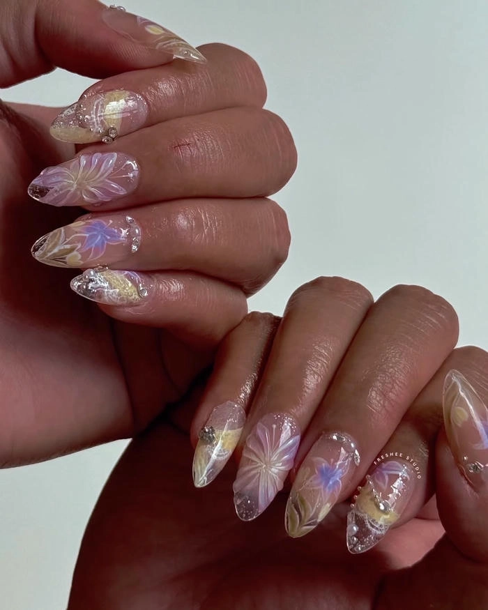 mẫu nail trong suốt nhẹ nhàng