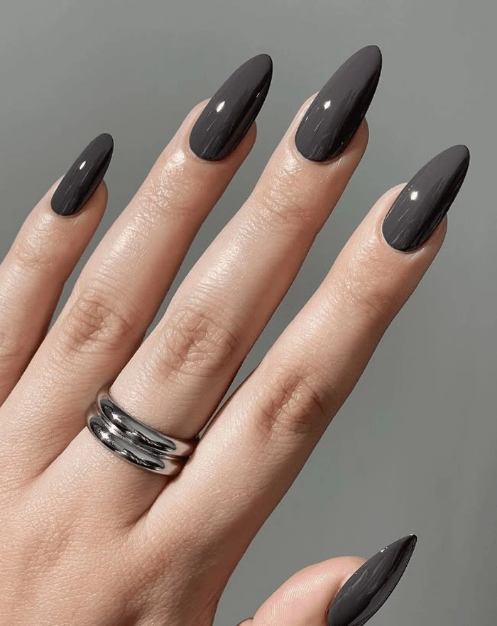 mẫu nail xám đậm
