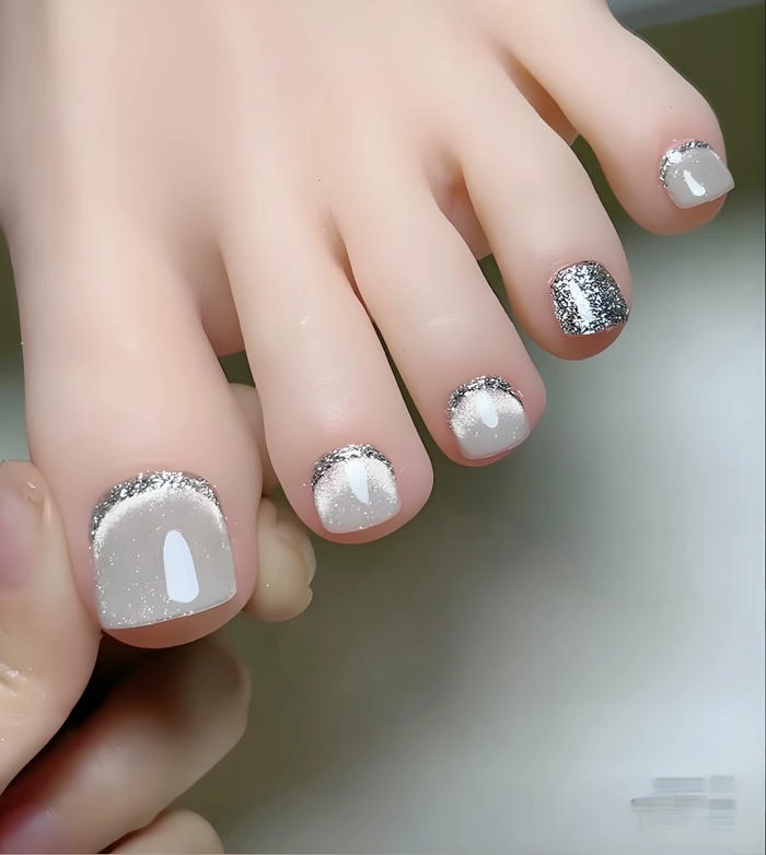 nail chân mắt mèo