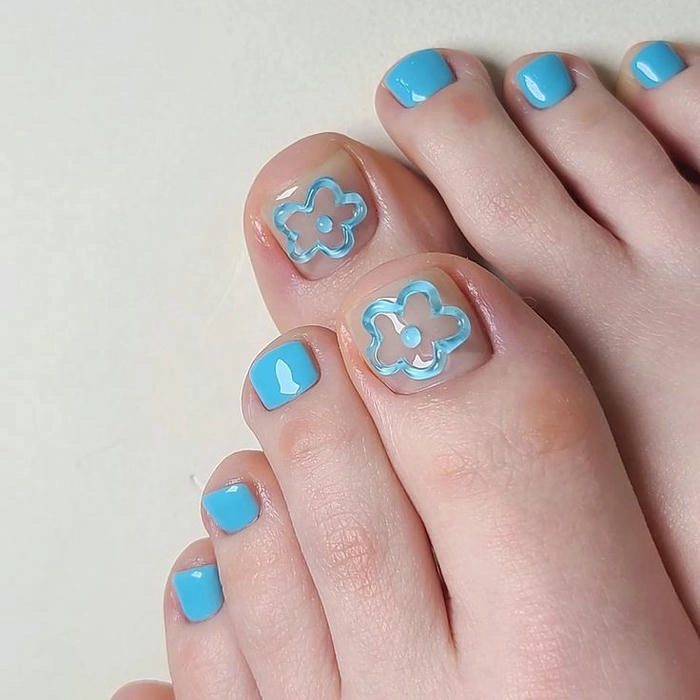 nail chân màu xanh dịu đơn giản