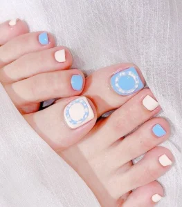 nail chân màu xanh dương nhạt đơn giản