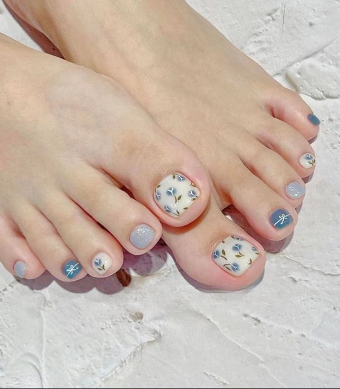 nail chân màu xanh dương nhạt