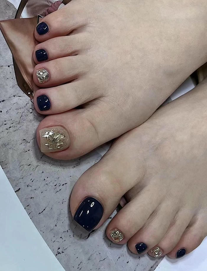 nail chân màu xanh dương đậm