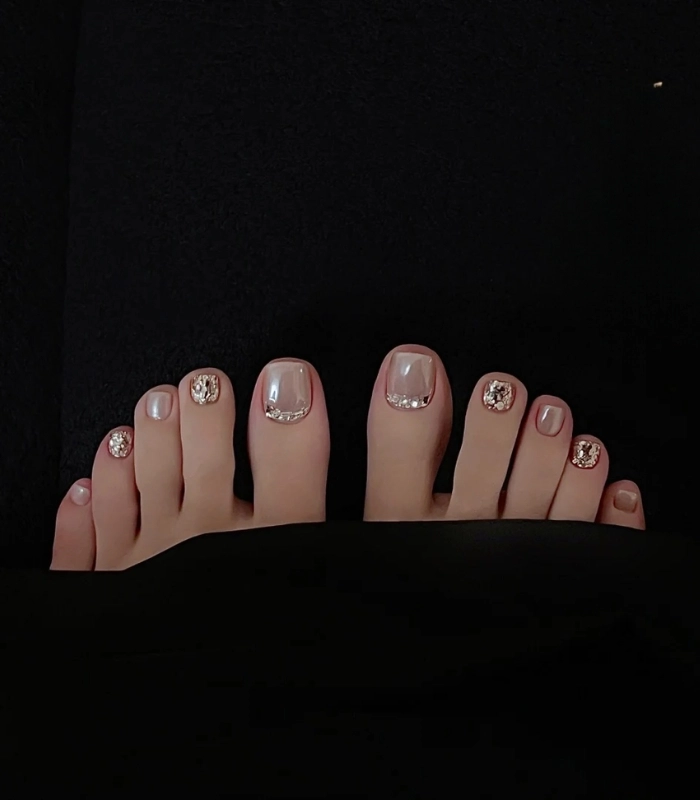nail chân tráng gương lấp lánh
