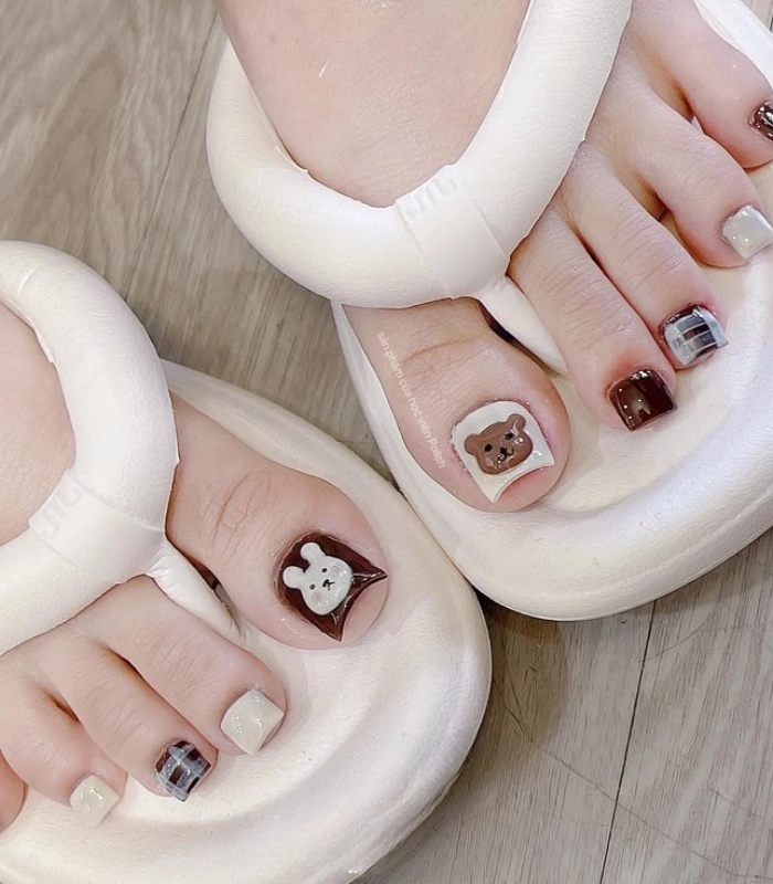 nail chân vẽ gấu đáng yêu