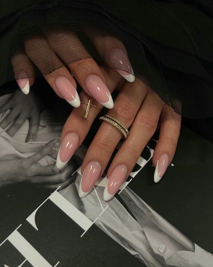 nail đầu móng trắng phong cách pháp