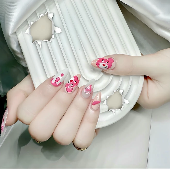 nail hồng gấu dâu dễ thương