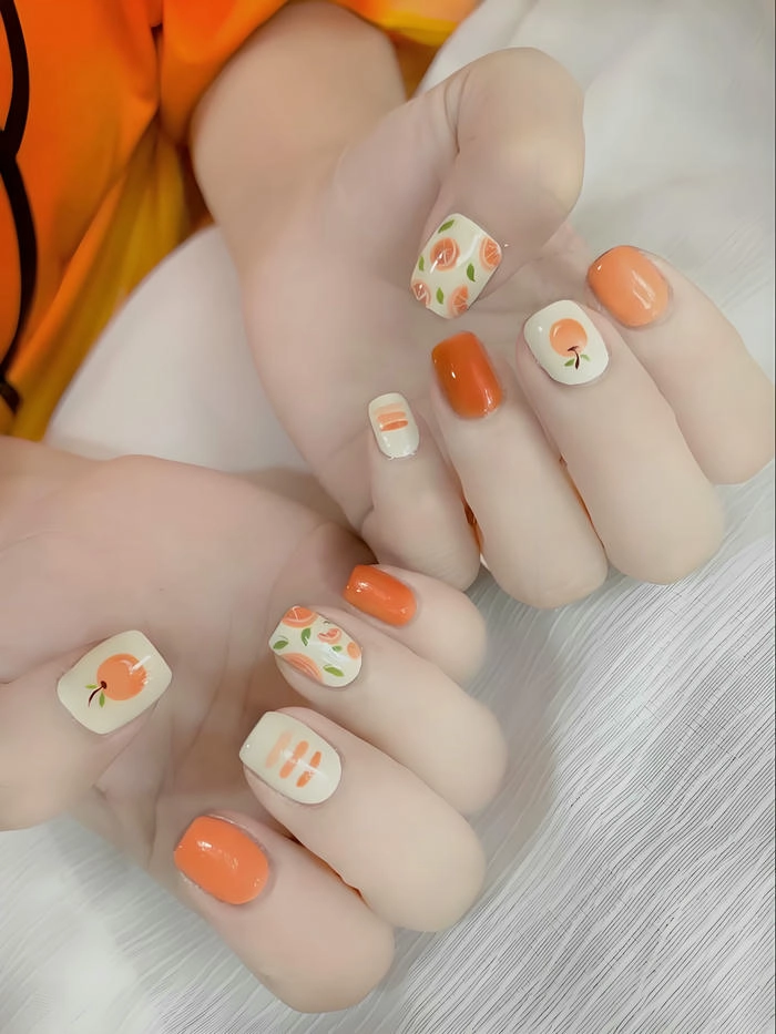 nail màu cam vẽ hình đơn giản