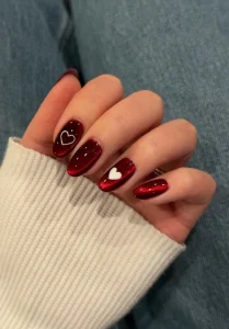 nail màu đỏ cherry mắt mèo