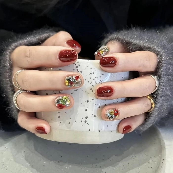 nail ngắn màu đỏ cherry