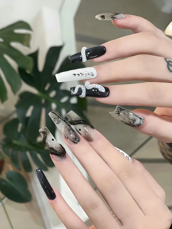 nail rắn màu đen