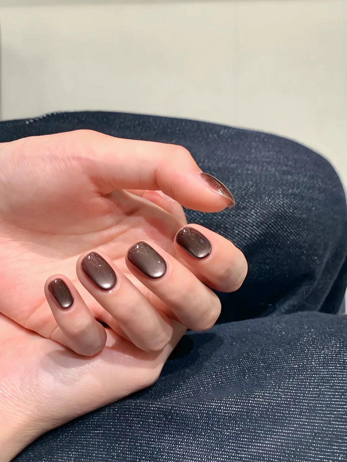 nail tay mắt mèo màu nâu cafe