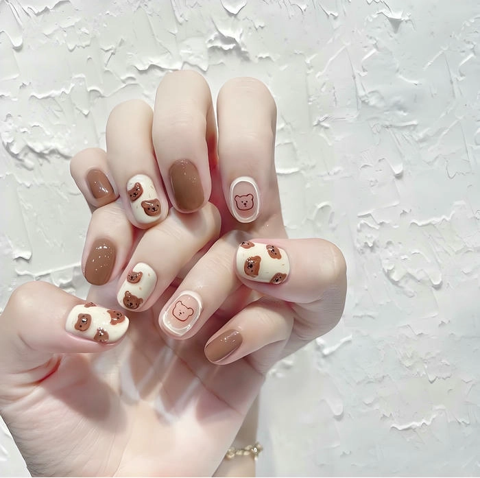 nail tay sơn màu nâu cafe