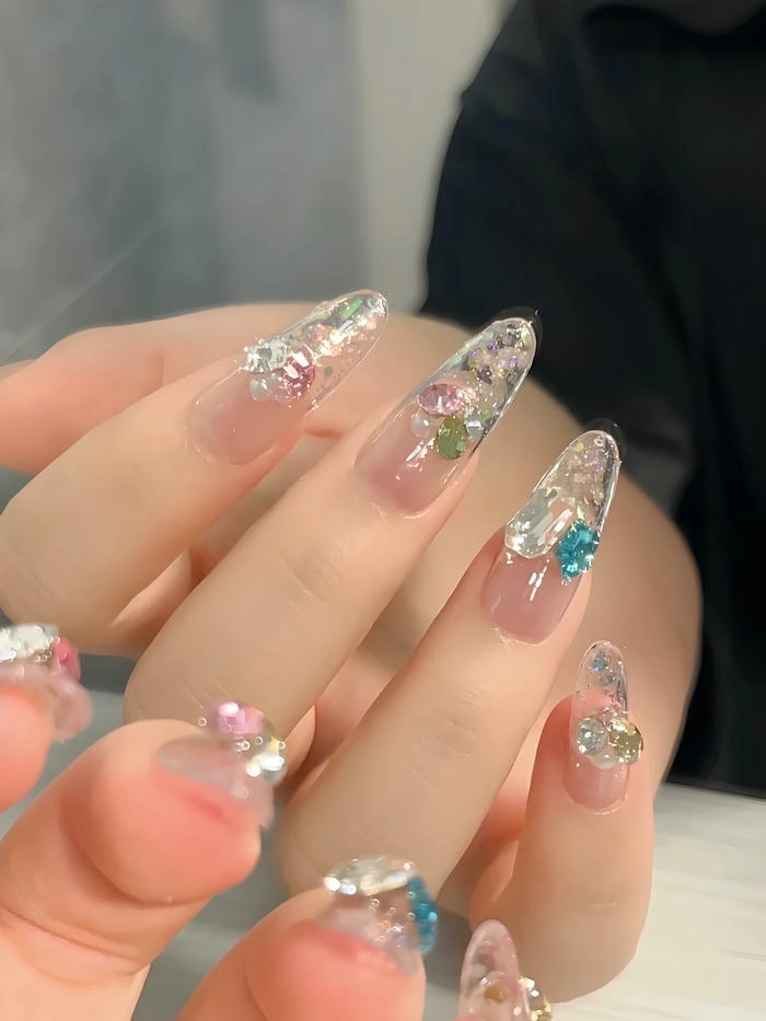 nail tay trong suốt