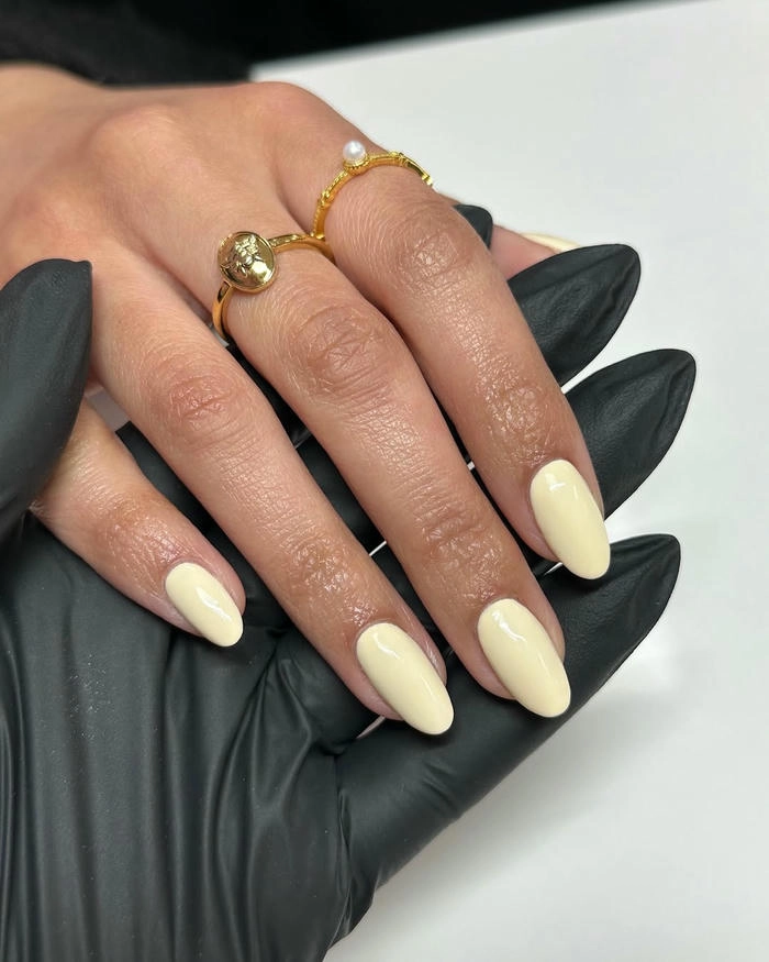 nail trắng tròn nhọn đẹp nhất