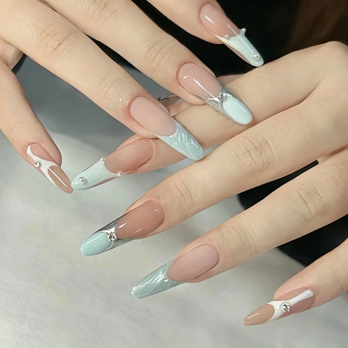nail tròn nhọn dài sang chảnh