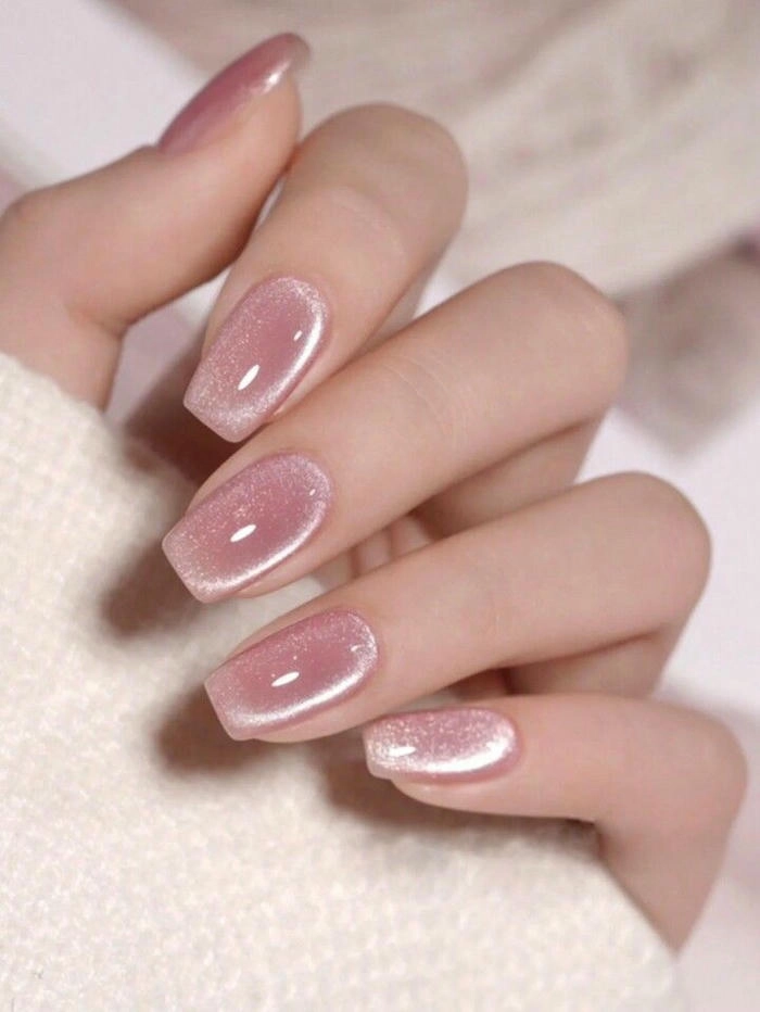 sơn móng tay màu hồng mắt mèo