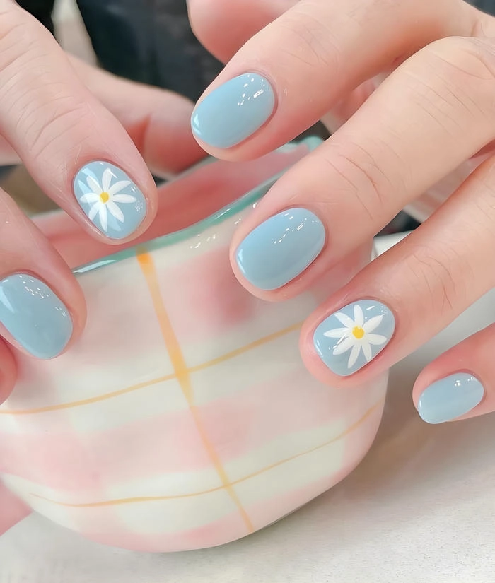 sơn móng tay màu xanh pastel đẹp
